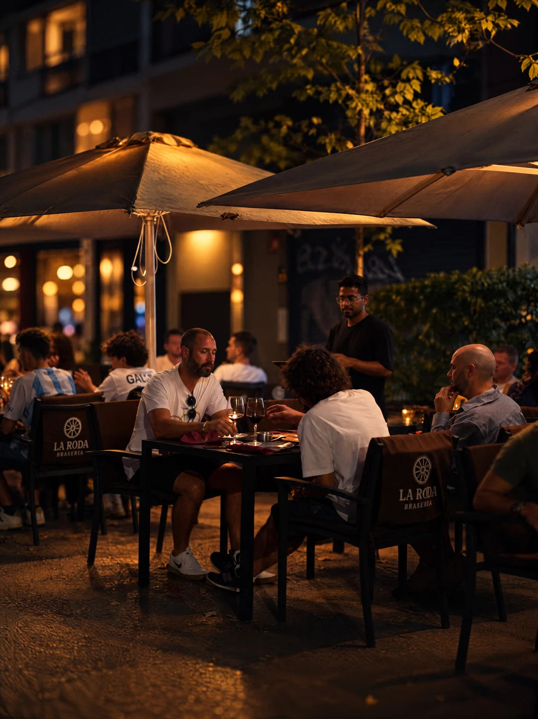 Terraza de La Roda en la Rambla del Poblenou
